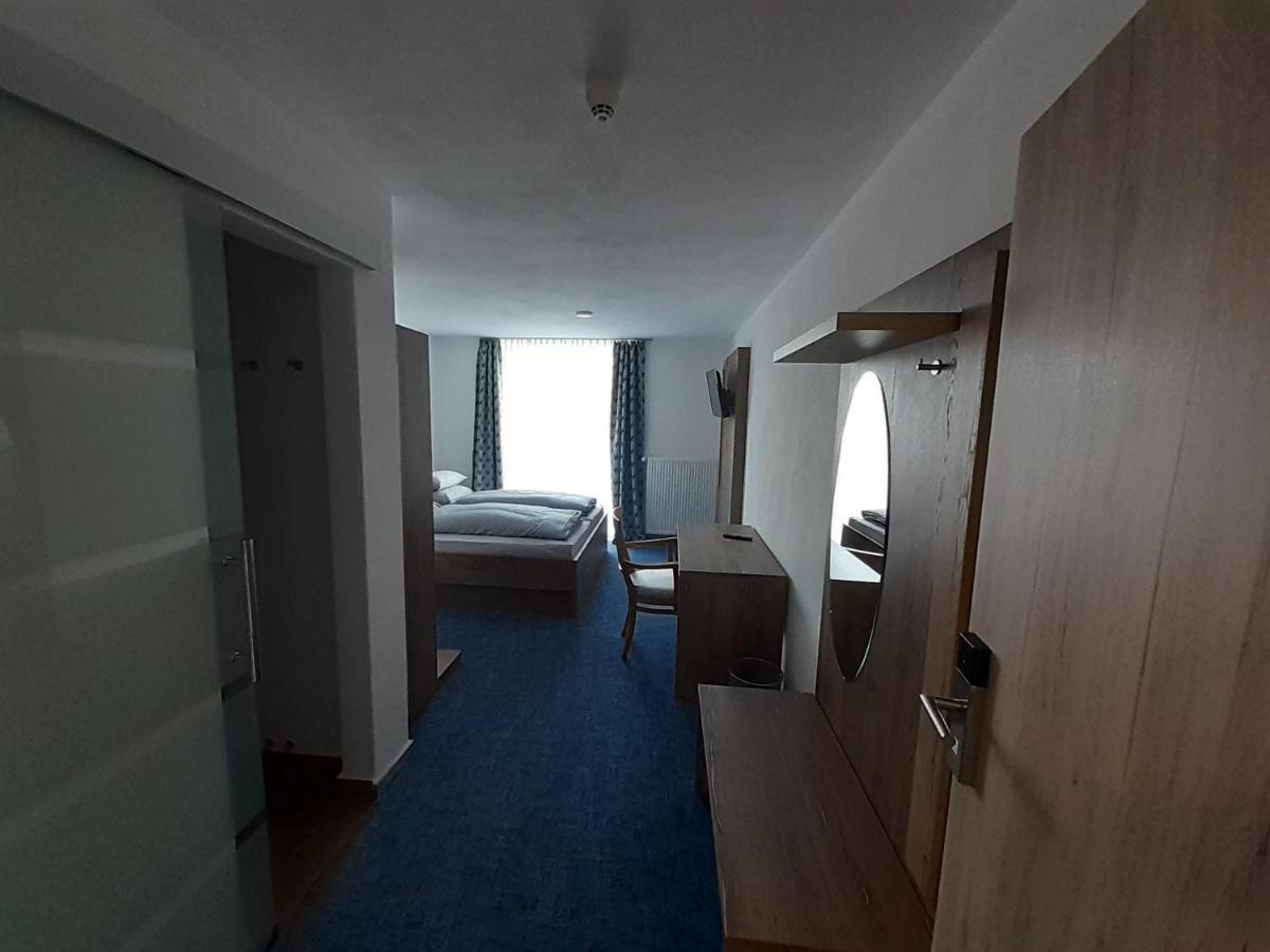 Landgasthof Hotel Lamm Laichingen Exteriör bild